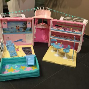 Barbie CRUISE SHIP Playset w Child Size CAMERA Activates Tropical SOUNDS! (2002)