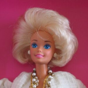 Mattel 1993 Classique City Style Barbie