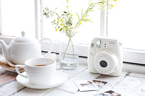 FujiFilm Instax Mini 8 with Strap and Batteries (White)