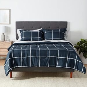 amazon basics lightweight microfiber bed-in-a-bag comforter 7-piece bedding set, full/queen, navy with simple plaid