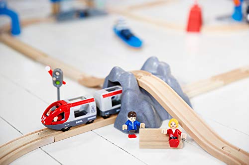 BRIO World - 33773 Railway Starter Set | 26 Piece Toy Train with Accessories and Wooden Tracks for Kids Age 3 and Up - Green