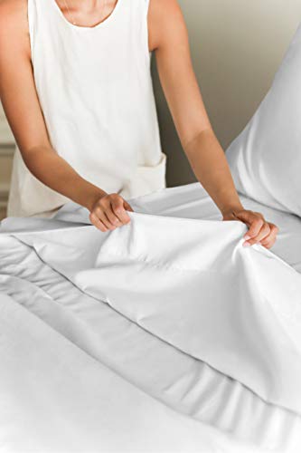 4 Piece sheet Set - Breathable & Cooling - Hotel Luxury bed sheets - Extra Soft,Deep Pockets,Easy Fit, Wrinkle Free,Comfy - White - king Size