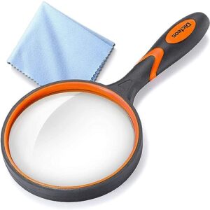 dicfeos magnifying glass 10x handheld reading magnifier with cleaning cloth-100mm large magnifying lens with non-slip soft handle for seniors book newspaper reading and kids nature hobby exploration