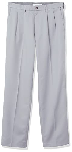 Amazon Essentials Men's Classic-Fit Expandable-Waist Pleated Dress Pant, Light Grey, 31W x 28L