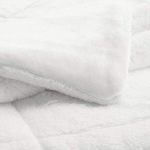 Amazon Basics Ultra-Soft Micromink Sherpa Comforter 3-Piece Bedding Set, Full/Queen, Cream, Solid