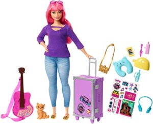 barbie dreamhouse adventures doll & accessories, travel set with daisy doll, kitten, working suitcase & 9 pieces (amazon exclusive)