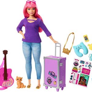 Barbie Dreamhouse Adventures Doll & Accessories, Travel Set with Daisy Doll, Kitten, Working Suitcase & 9 Pieces (Amazon Exclusive)