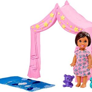 Barbie Skipper Babysitters Inc. Doll Playset Includes Small Toddler Doll, Pink Tent and Cloud-Print Sleeping Bag, Plus Bottle and Teddy Bear, Gift for 3 to 7 Year Olds