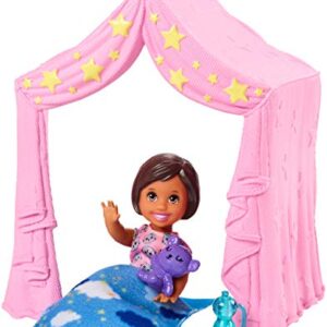 Barbie Skipper Babysitters Inc. Doll Playset Includes Small Toddler Doll, Pink Tent and Cloud-Print Sleeping Bag, Plus Bottle and Teddy Bear, Gift for 3 to 7 Year Olds