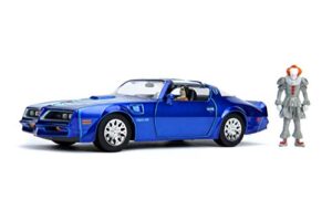 jada toys hollywood rides it chapter two pennywise & henry bower's pontiac firebird, 1: 24 blue die-cast vehicle with 2.75" die-cast figure