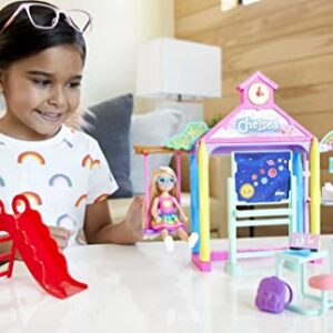 Barbie Club Chelsea School Playset with Blonde Small Doll & Classroom Accessories, Flipping Blackboard, Cafeteria, Desks & More (Amazon Exclusive)