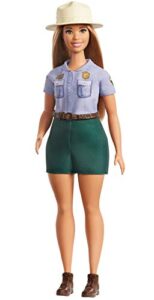 barbie 12-in blonde curvy park ranger doll with ranger outfit including denim shirt, green khaki shorts, brown belt, brown boots & straw hat; for ages 3 years old & up