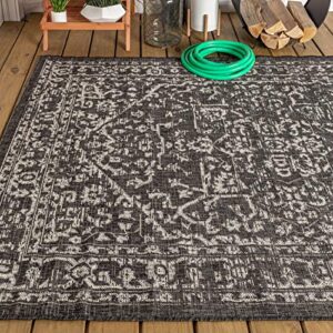 JONATHAN Y SMB104C-4 Malta Bohemian Medallion Textured Weave Indoor Outdoor Area Rug, Coastal, Traditional, Transitional Easy Cleaning,Bedroom,Kitchen,Backyard,Patio,Non Shedding, Black/Gray, 4 X 6