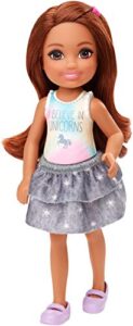 barbie club chelsea doll (6-inch brunette) wearing unicorn-themed graphic and star skirt, for 3 to 7 year olds