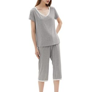 Joyaria Womens Summer Cooling Pajamas/Pjs Short Sleeve Capri Bamboo Pjs Ultra Soft Lightweight Sleepwears Set Petite (Light Gray, Small)