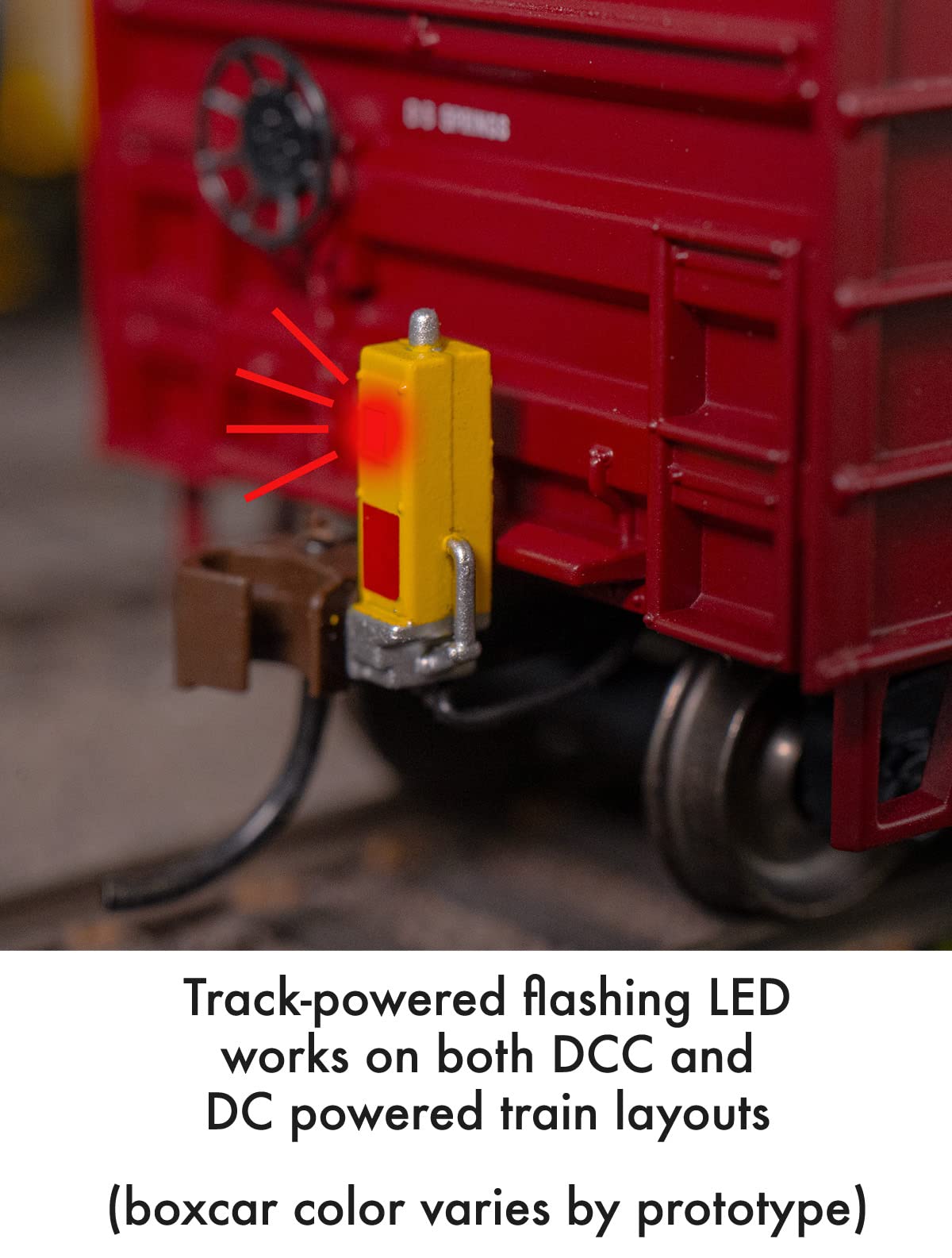 Bachmann Trains - 50' Outside Braced Box Car with Flashing End of Train Device - Frisco # 44213 - HO Scale, 14908