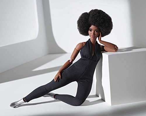 Barbie Signature Looks Doll (Curvy, Brunette) Fully Posable Fashion Doll Wearing Black Jumpsuit, Gift for Collectors