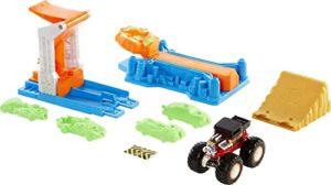 hot wheels monster trucks launch & bash playset with launcher, 4 crushed cars, 1 1:64 scale monster truck, landing zone for stunting, crashing action great gift for kids ages 4-5-6-7-8