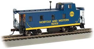 bachmann trains - streamlined caboose with offset cupola - norfolk western #562832 - ho scale
