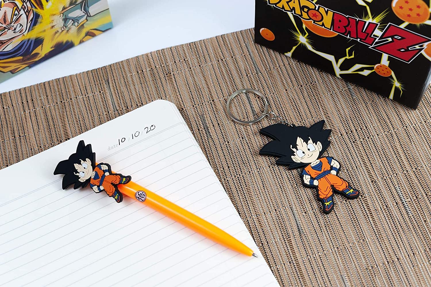 JUST FUNKY Dragon Ball Z Goku Collector Looksee Box Items | Geeky Gift Box | 5 Themed Toy Collectibles