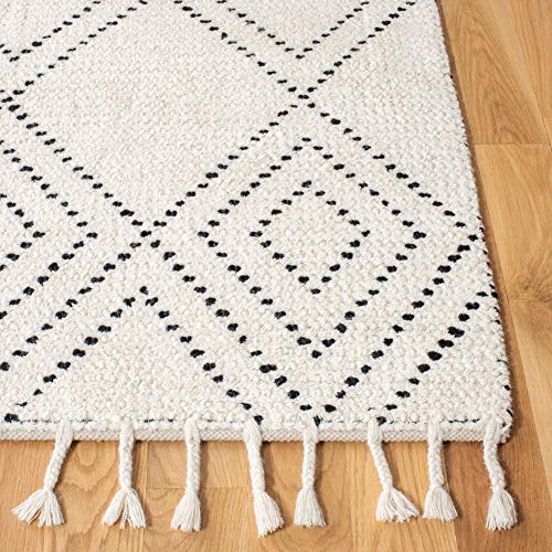 Safavieh Casablanca Collection Accent Rug - 4' x 6', Ivory & Black, Handmade Moroccan Boho Wool Braided Tassel, Ideal for High Traffic Areas in Entryway, Living Room, Bedroom (CSB676Z)