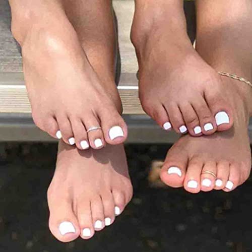 Outyua Solid Square Fake Toenails Matte Press on Toe Nails Short Acrylic False Toes Nails Cute Artificial Beach Full Cover Toenail White for Women and Girls 24Pcs (White)