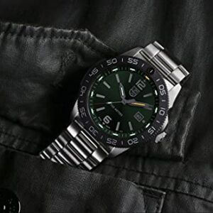 Luminox Pacific Diver XS.3137 Mens Watch 44mm - Dive Watch in Silver/Green Date Function 200m Water Resistant Sapphire Glass