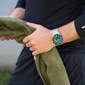 Luminox Pacific Diver XS.3137 Mens Watch 44mm - Dive Watch in Silver/Green Date Function 200m Water Resistant Sapphire Glass