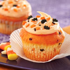 Pillsbury Funfetti Halloween Bundle, 2 Cake Mixes with Candy Bits, 1 of each Frosting with Sprinkles, Black Chocolate and Orange Vanilla (Pack of 4) with By The Cup Spreader