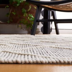 SAFAVIEH Natura Collection Accent Rug - 4' x 6', Ivory & Black, Handmade Moroccan Boho Braided Tassel Wool, Ideal for High Traffic Areas in Entryway, Living Room, Bedroom (NAT339A)