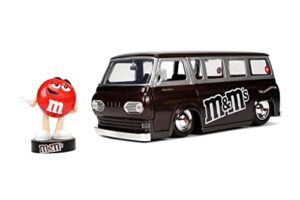 jada toys m&m's 1:24 1965 ford econoline die-cast car with red figure