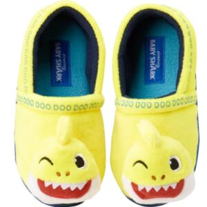 Nickelodeon Kids Baby Shark Slippers - Baby Shark Plush Slip-On Fuzzy Slippers (Boys/Girls), Size 7-8 Toddler, Yellow