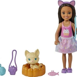 Barbie Chelsea Doll & Accessories, Brunette Doll with Removable Sprinkle-Print Skirt, Kitten, Pet Bed & More