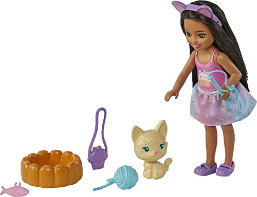 Barbie Chelsea Doll & Accessories, Brunette Doll with Removable Sprinkle-Print Skirt, Kitten, Pet Bed & More