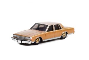 1985 chevy caprice, custom gold - greenlight 63010c/48-1/64 scale diecast model toy car