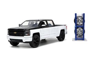 jada toys just trucks 1:24 2014 chevy silverado z-71 die-cast car black/white with tire rack, toys for kids and adults