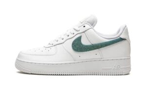 nike womens w air force 1 '07 ess dh4407 100 glitter swoosh - celery - size 6.5w