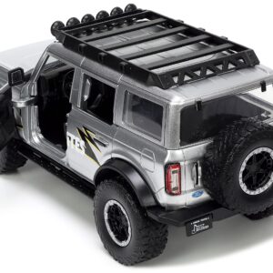 Jada Toys Just Trucks 1:24 2021 Ford Bronco Die-cast Car Gray with Tire Rack, Toys for Kids and Adults