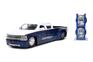 jada toys just trucks 1:24 1999 chevy silverado dually die-cast car with tire rack, toys for kids and adults