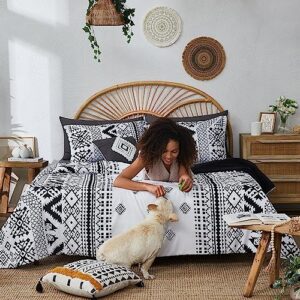 CASAAGUSTO Queen Comforter Set, 8 Pieces Boho Comforter Set, Microfiber Cozy Bohomian Bedding Set with Decor Pillow, Lightweight Breathable for All Seasons (Black and White Queen 90x90 Inches)