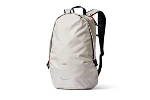 bellroy lite daypack (lightweight performance backpack) - chalk