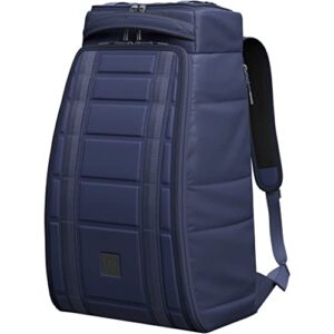 db journey hugger backpack | blue hour | 30l | solid structure, fully opening main compartment, hook-up system