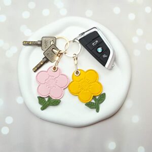 XEEWEN Cute Flower Airtag Keychain Holder 2 Pack,Kawaii FloraLeather Key Ring Hidden Case for Apple Airtag for Women