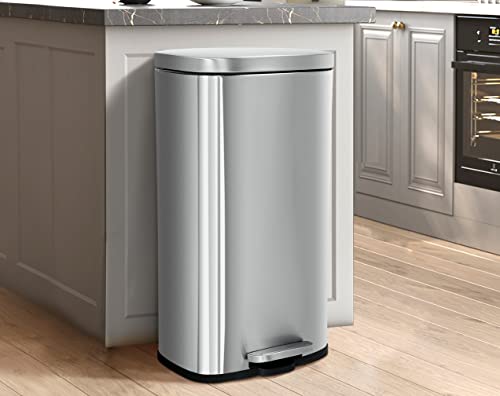 8 Gallon Kitchen Trash Can with Lid, Fingerprint-Proof Stainless Steel Trash Can Step-On Pedal Garbage Can with Removable Wastebasket for Office, Home and Kitchen, Soft Close, Recycle, 30 Liter