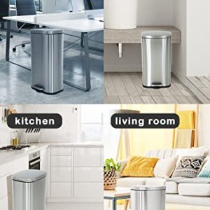 8 Gallon Kitchen Trash Can with Lid, Fingerprint-Proof Stainless Steel Trash Can Step-On Pedal Garbage Can with Removable Wastebasket for Office, Home and Kitchen, Soft Close, Recycle, 30 Liter