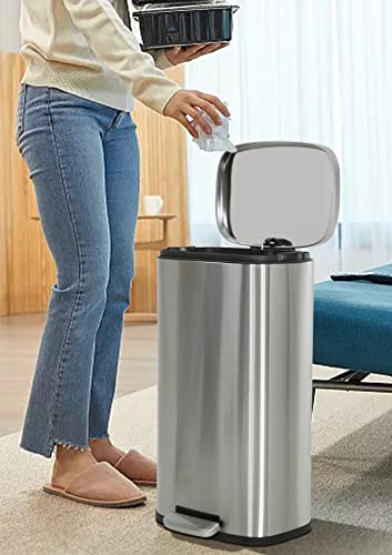 8 Gallon Kitchen Trash Can with Lid, Fingerprint-Proof Stainless Steel Trash Can Step-On Pedal Garbage Can with Removable Wastebasket for Office, Home and Kitchen, Soft Close, Recycle, 30 Liter