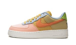 nike men's air force 1 shoe, sanded gold/hot curry-wheat gr, 9