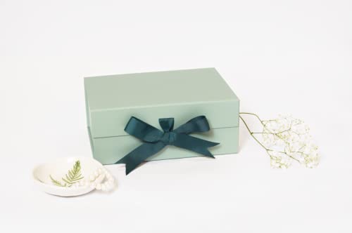 PAPER GENIUS Luxury Gift Box | 9.5x7x4 Inches-with 2 Satin Ribbons | Gift Boxes with Lids for Christmas - Gift boxes with Ribbons for wedding and Thanksgiving (Medium Mint Green)