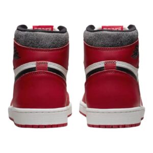 Nike Kids Air Jordan 1 Retro High OG GS Basketball Shoe, Varsity Red/Black/Sail/Muslin, 4 Big Kid