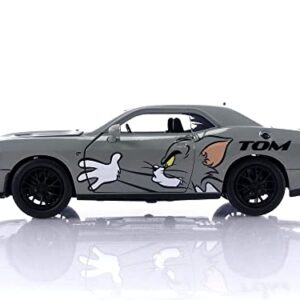 Jada Toys Tom and Jerry 1:24 2015 Dodge Challenger Hellcat Die-cast Car w/ 2.75" Jerry Figure, Toys for Kids and Adults